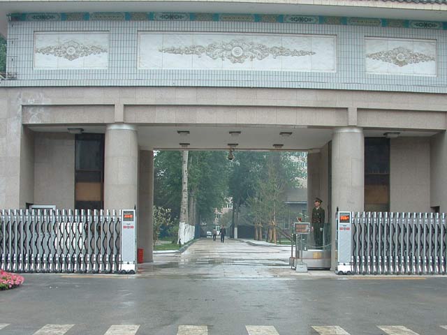 伸縮門(mén)廠家合作